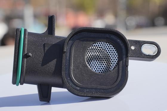 エンジンオイルポンプピックアップチューブ BMW N20 2010-2018 OE#11417589016 黒色